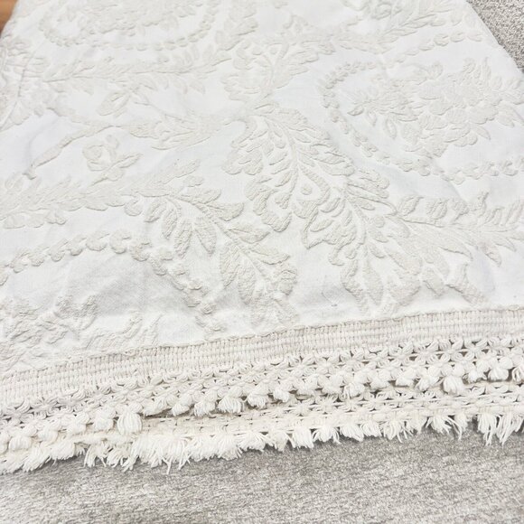 La Rochelle Collection Bedspread Ivory Chenille Matelasse 108x115 - Picture 5 of 9